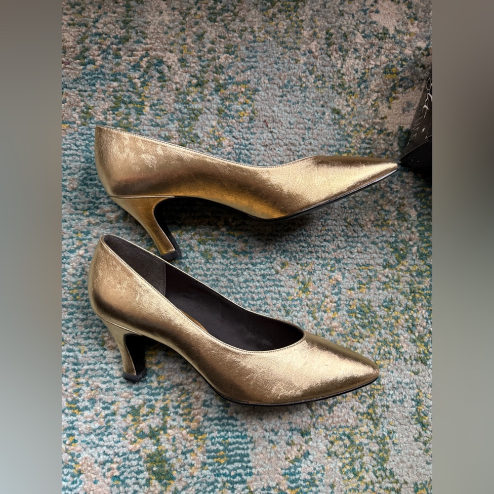 Vintage NOS Night Life by Life Stride gold metallic dress pumps, size 10M - Picture 10 of 15